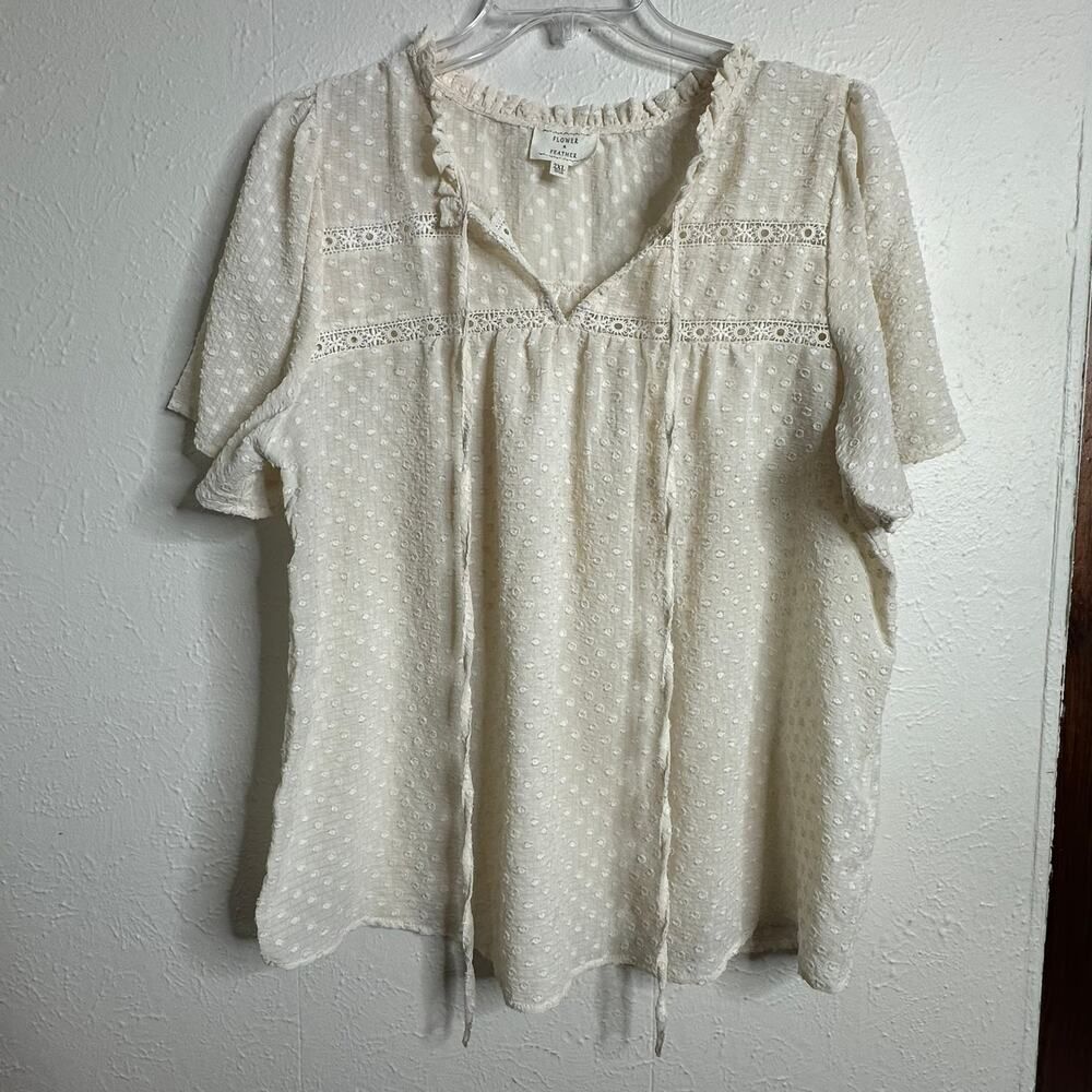 Flower & Feather Woman's 2X Tan & White Swiss Dot Short Ruffled Sleeve Blouse